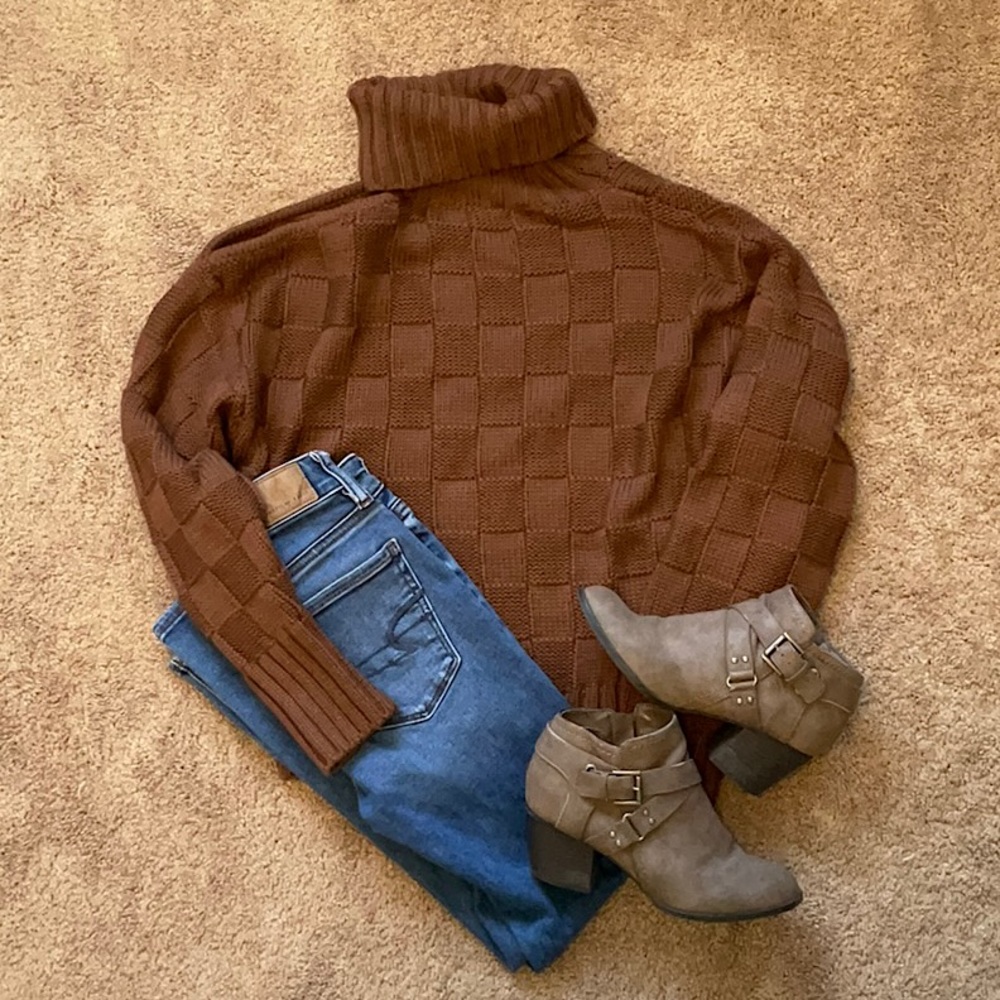 Astr the Label NWT Brown Checked Single Cold Shoulder Sweater🍂
